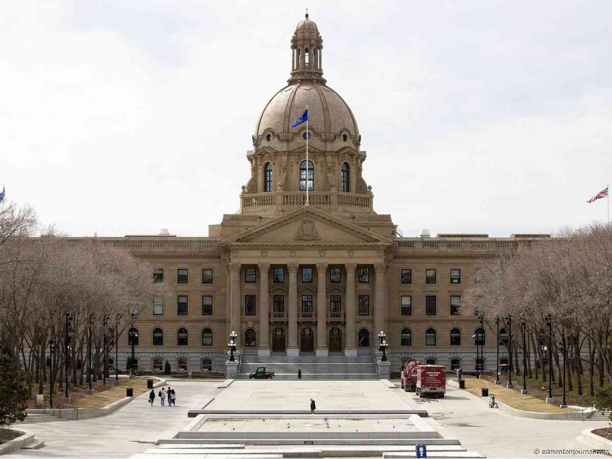Alberta sees $3.8B surplus due to high oil prices, economist estimates