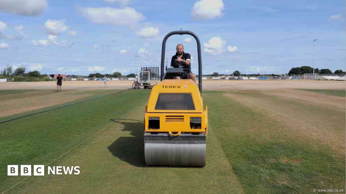 Drought delivers cricket 'heartbreak' for groundsman