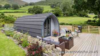 Five star Snowdonia cabin with hot tub, sauna and 'stunning' views