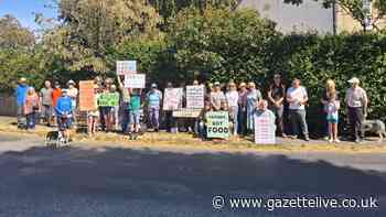 'Intrusive smell': Protest against 360,000-bird chicken farm in North Yorkshire
