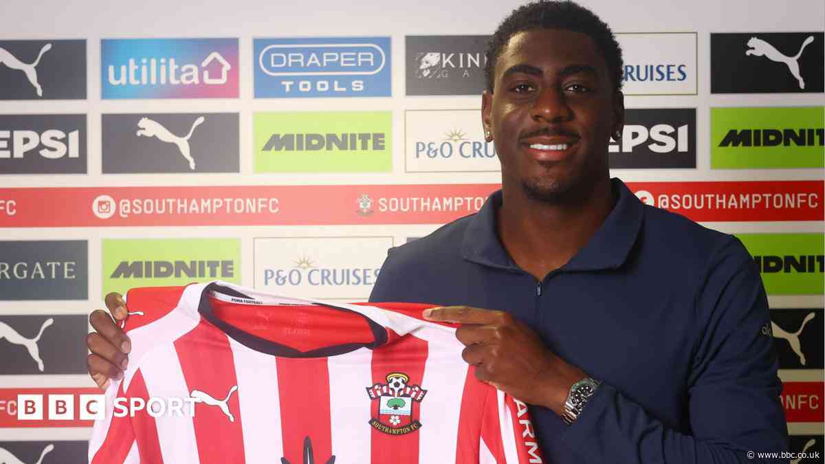 Southampton sign Man City striker Mubama on loan