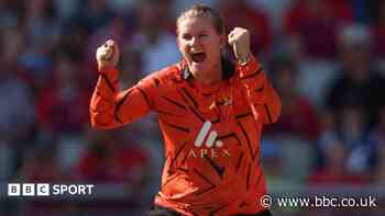 Sunrisers hammer Super Giants to reach knockouts