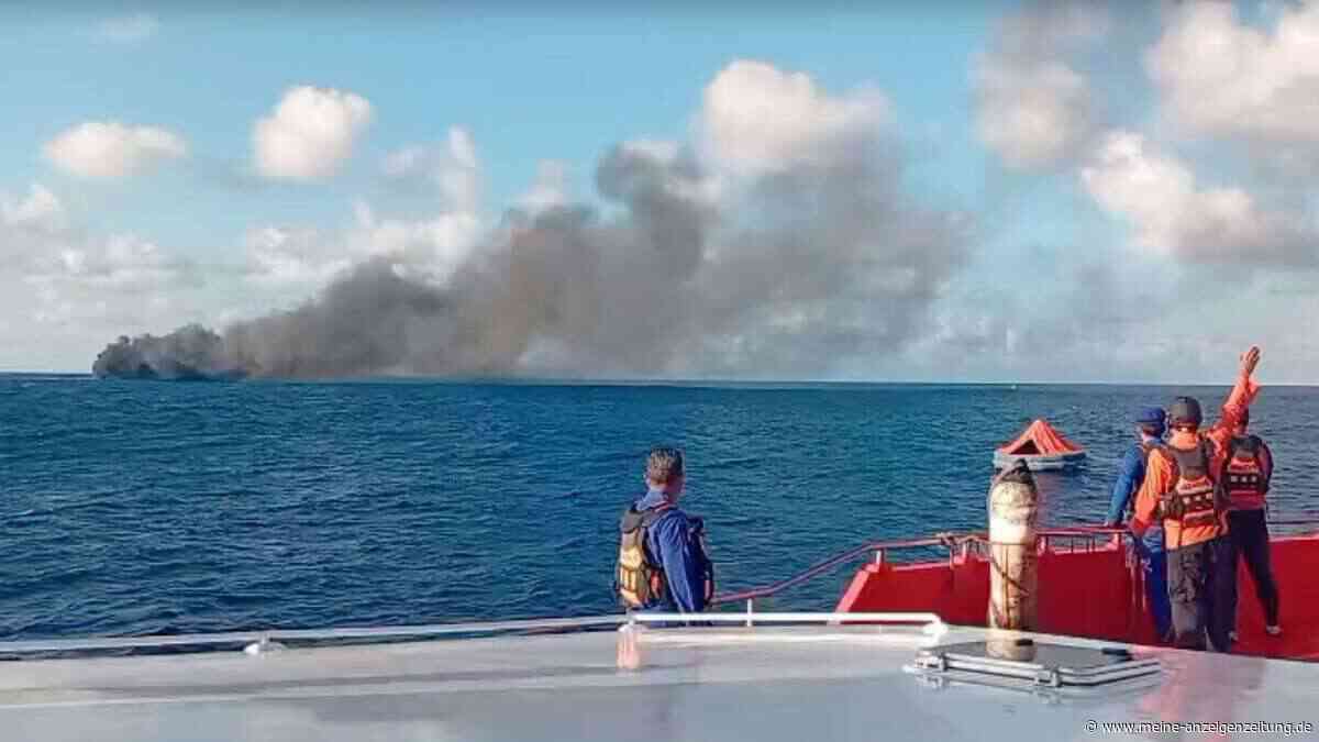 Fähre zwischen Bali und Lombok gerät in Brand