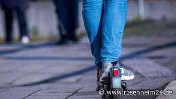 Kolbermoorer (44) rauscht mit E-Scooter gegen Laterne – schwere Kopfverletzungen