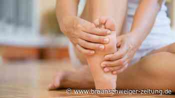 Bei Plattfüßen: Arzt erklärt, welche Methode gegen Schmerzen hilft