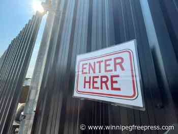 Quiet opening fitting for controversial site
