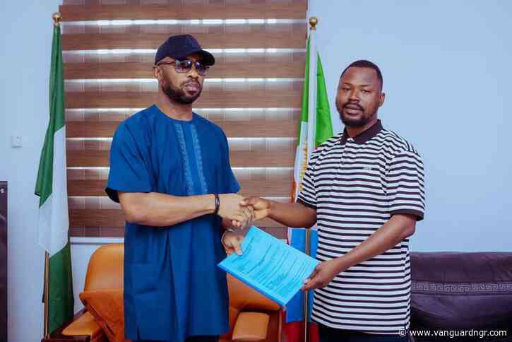 Aniocha South LGA Chairman, Chukwunwike hosts Delta Social Media Summit Team