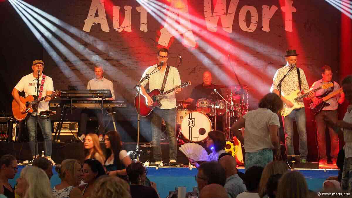STS-Coverband bringt 1300 Fans im Bierzelt auf die Bänke