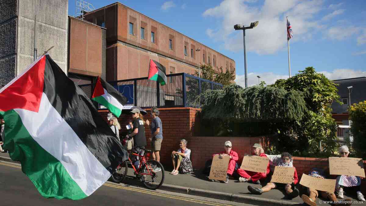 Teen among 14 arrested during Palestine protest outside Bristol prison