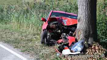 Schlimmer Unfall bei Schechen am Mittwoch – Fahrer schwer verletzt