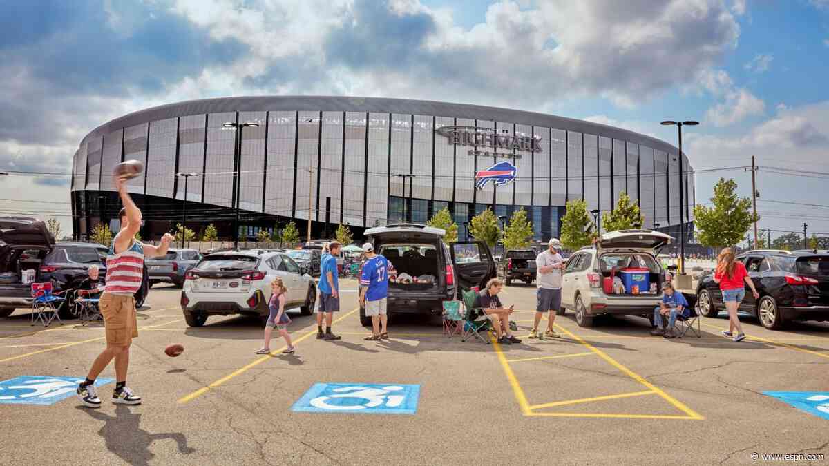 'This is beautifully done': See inside the new Highmark Stadium as Bills practice and fans take it in