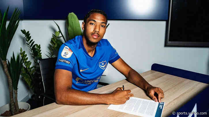 Portsmouth sign Arthur on loan from Brentford