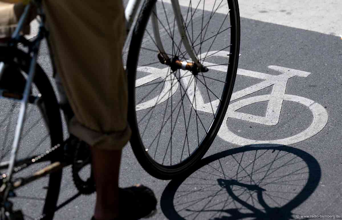 Spuckattacken auf Radweg und Bedrohung mit Messer