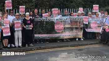 Developer seeks to revise plans to build 825 homes