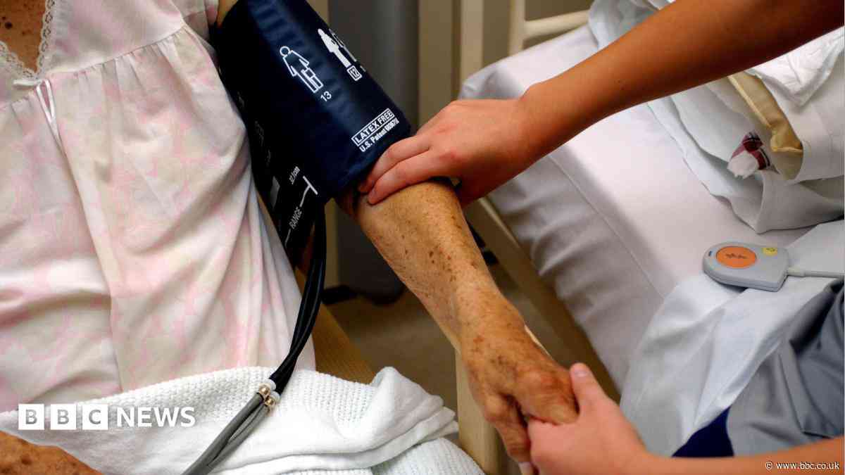 NHS bed closures 'could compromise patient safety'