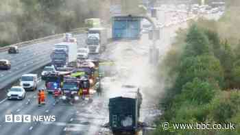 All lanes now open after M25 lorry fire