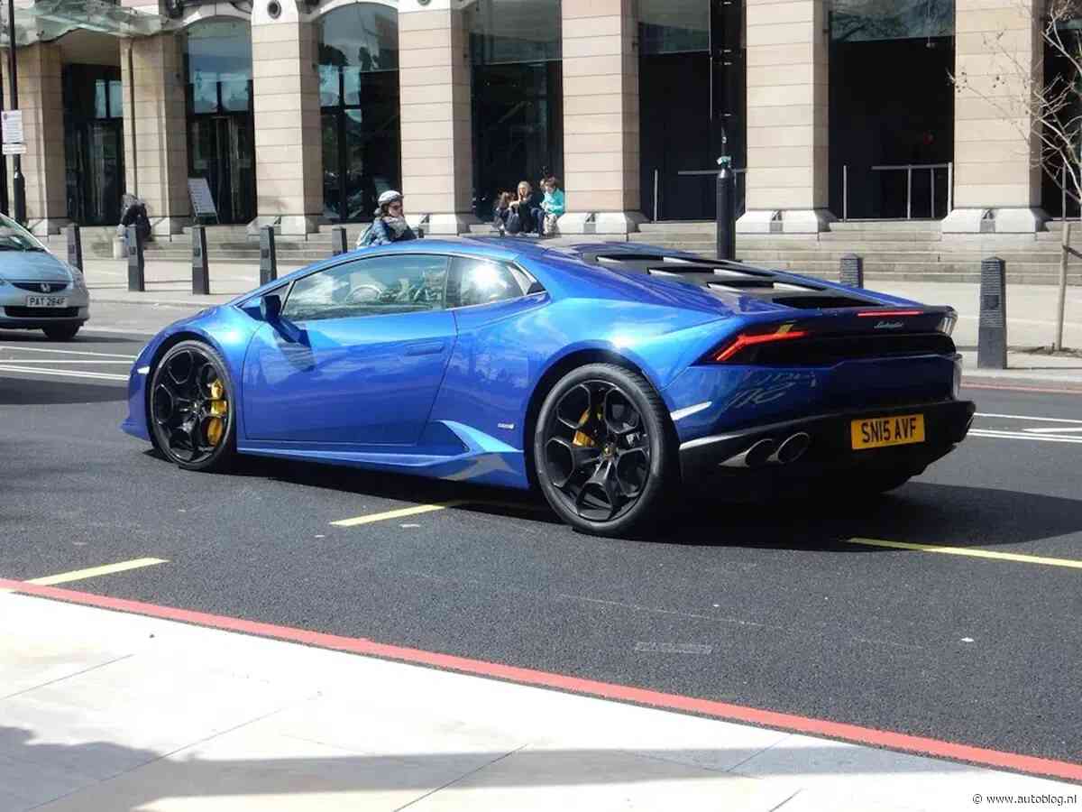 Londen is klaar met deze supercars, maar de eigenaren trekken zich er niks van aan