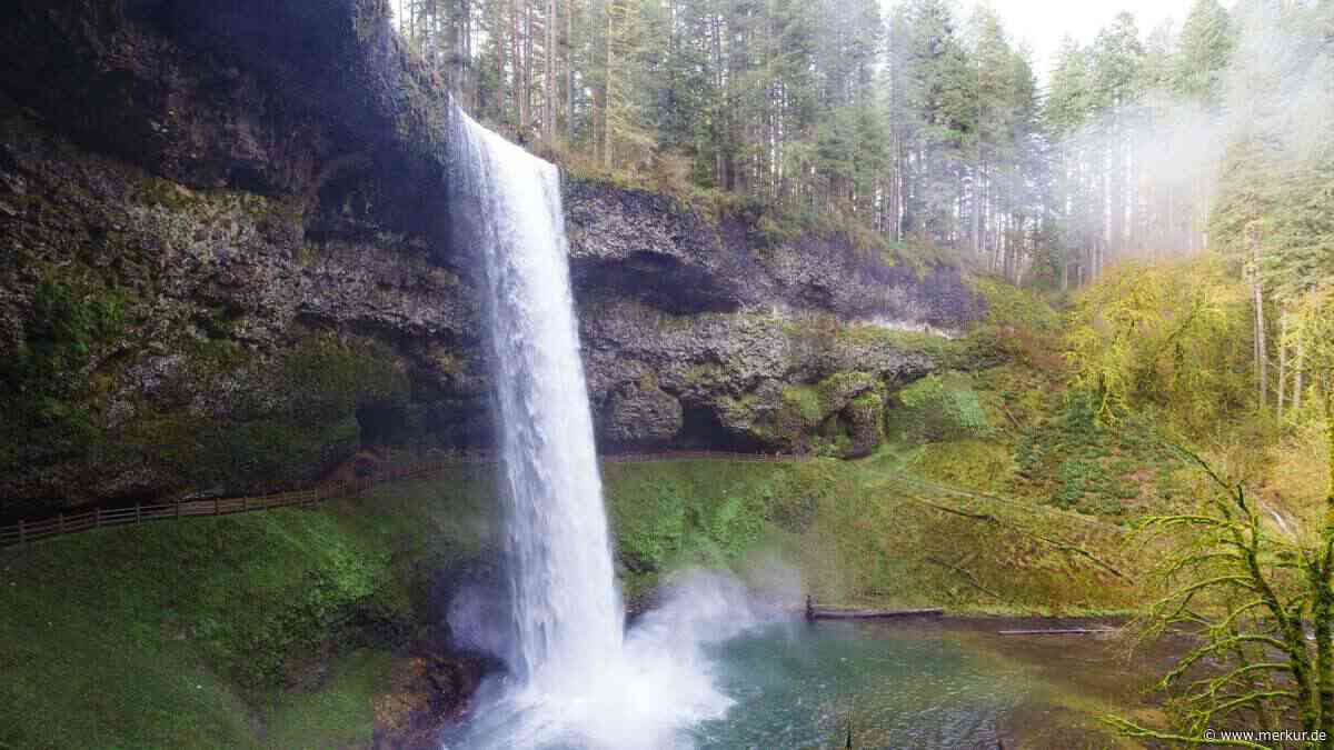 Für ein Foto über die Absperrung: 20-Jähriger stürzt in 54 Meter tiefen Wasserfall