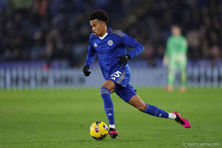 Manchester United lead Arsenal in race for Leicester signing