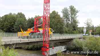 Risse im Beton – Viel befahrene Brücke über bayerischen Wildfluss muss dringend saniert werden