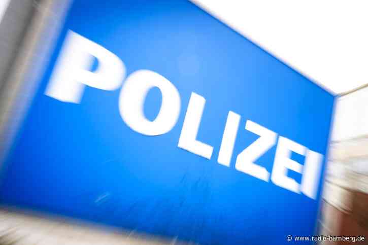 Neongrünes Wasser in Fürther Brunnen – Protestaktion?
