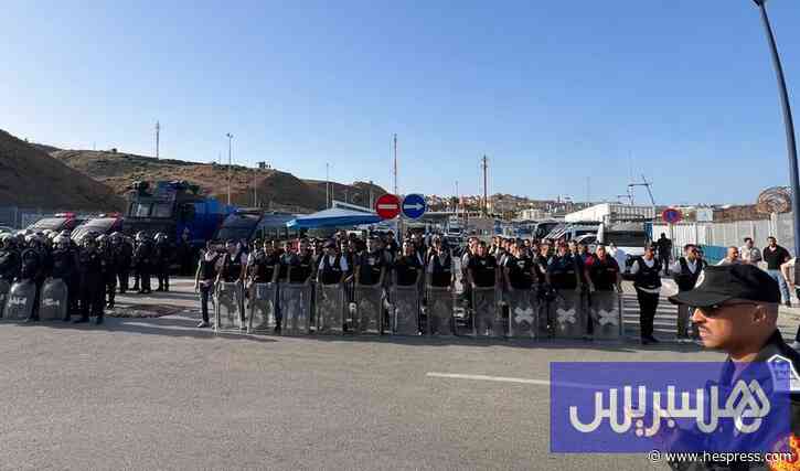 فرق مكافحة العصابات والشغب تعزز الجاهزية الأمنية في محيط سبتة ومليلية