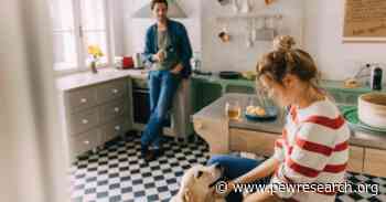 Most U.S. adults have lived with a romantic partner they’re not married to by their early 40s