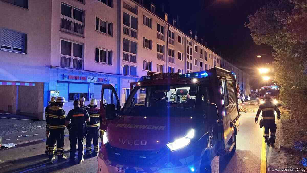 Mann (41) flieht vor Feuer-Inferno in Wohnung und springt aus drittem Stock – schwer verletzt
