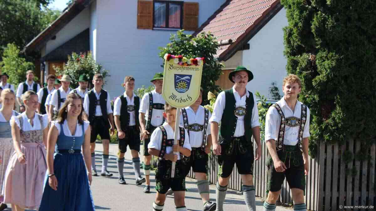 Reif fürs Kulturerbe: Sonniger Festzug und Gemütliche Kirta