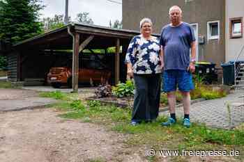 Glascontainer in Mittweida: Wer räumt den wilden Müll daneben weg?