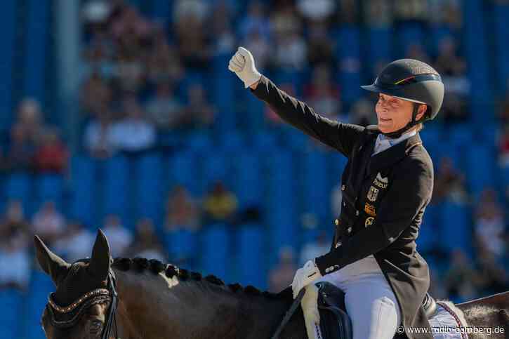 Rekordreiterin Werth feiert mit dem Team ihr zehntes WM-Gold