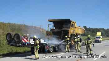 Schwertransport gerät bei Sulzemoos in Flammen – Fahrer koppelt ab