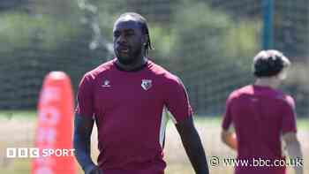 Ex-West Ham striker Antonio training with Watford
