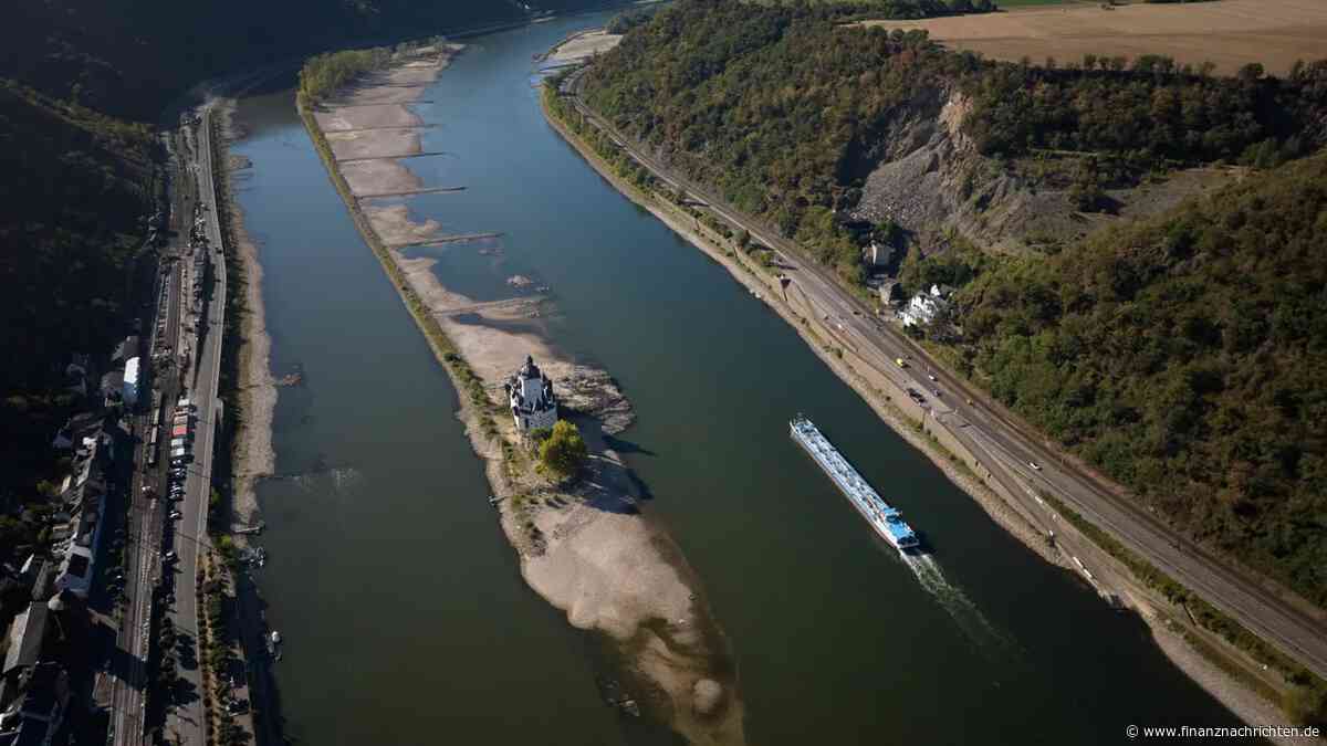 So niedrig wie seit 1880 nicht: Rhein trocknet aus - Sprit wird teurer, Entlastung gibt es diesmal nicht