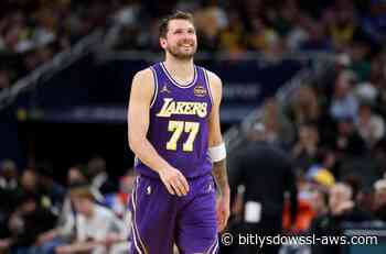 Reportan la venta de los Lakers de Los Ángeles por $12.5 mil millones
