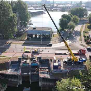 Noodpomp bij Deventer door lage IJssel: sloten in Salland kunnen droogvallen