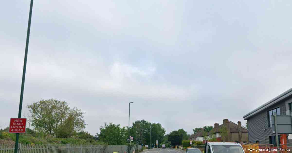 RECAP as wildfire in south London causes road CLOSURE and detours