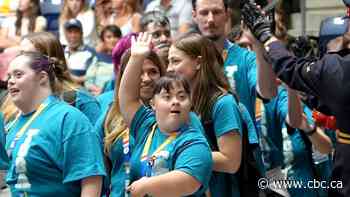 A winning combo: Athletes, volunteers make Special Olympics 'shine'
