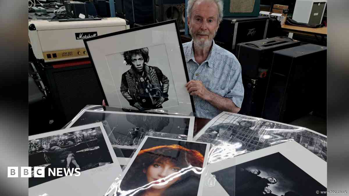 'Defining' photos of musicians to be auctioned