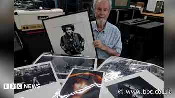 'Defining' photos of musicians to be auctioned