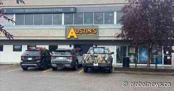 Calgary police investigating masked, armed robbery at restaurant in Canyon Meadows