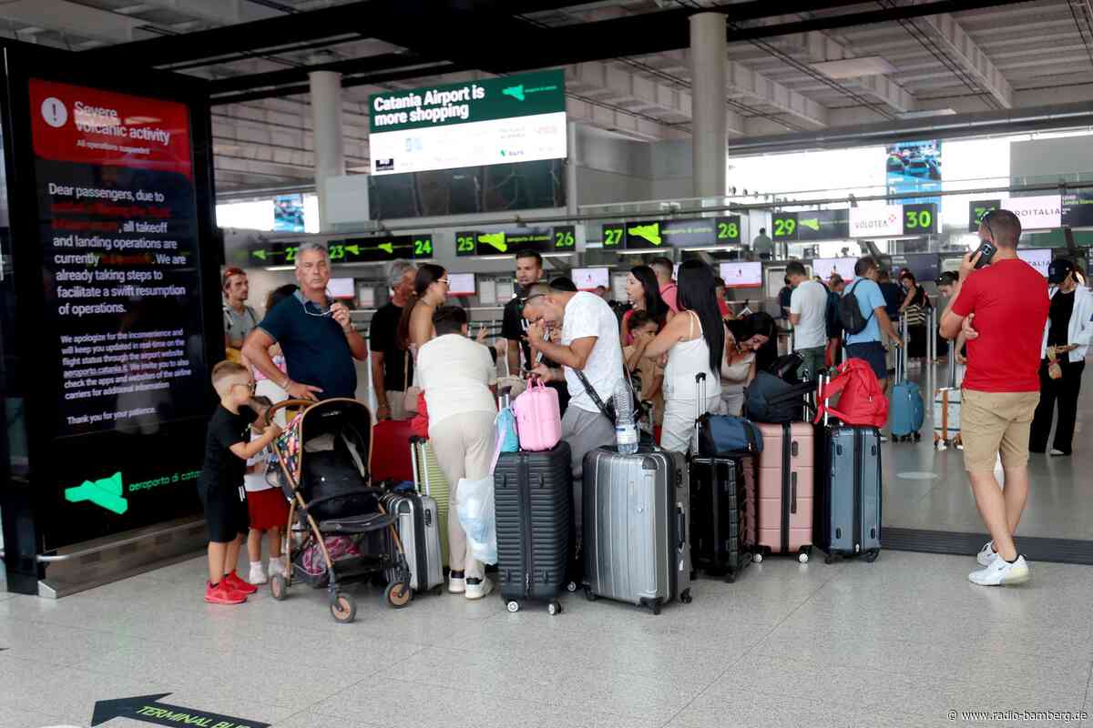 Ätna-Ausbruch: Sperre für Flughafen abermals verlängert