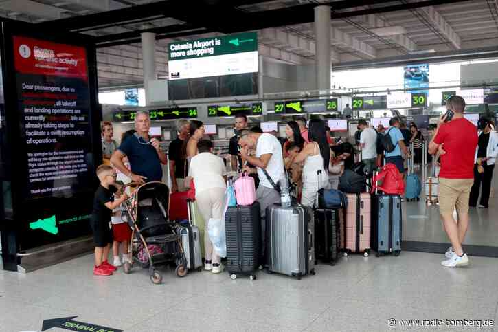 Ätna-Ausbruch: Sperre für Flughafen abermals verlängert