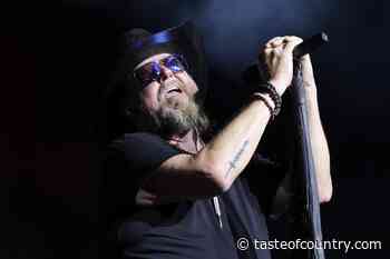 Colt Ford Injured as Tour Bus Crashes: See the Picture