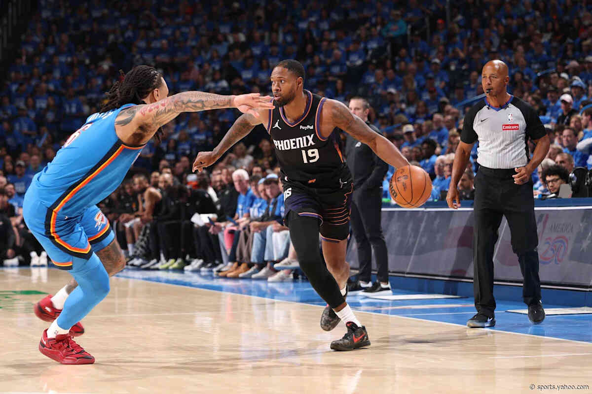 Suns waive Haywood Highsmith and open a roster spot