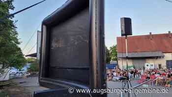 Leinwand, Musikboxen und 300 Stühle: So viel Aufwand steckt hinter dem Neuburger Sommerkino