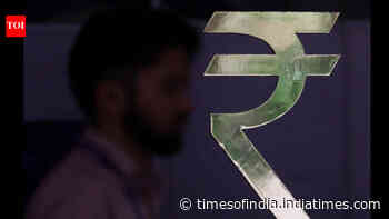 Rupee falls 7 paise to 95.40 against US dollar amid FII selling, geopolitical risks