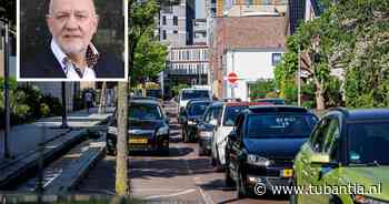 Filerijden in Enschede: waarom je achter het stuur in de auto soms wél je telefoon mag pakken