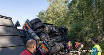 A73-Unfall bei Bamberg: Mindestens 200 Liter Diesel in Erdreich gelaufen