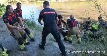 Brandweer rukt uit om scootmobiel uit water te trekken in Breda